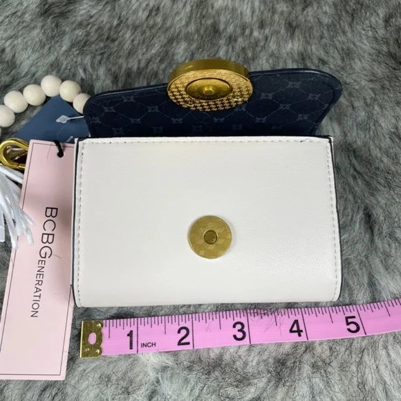 BCBGeneration Small Card Wallet with Beaded Bracelet, Cream NWT - Picture 5 of 9